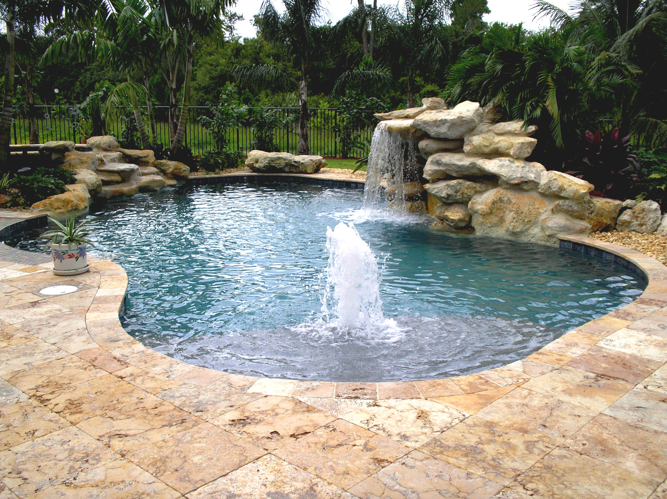 custom swimming pools and spas