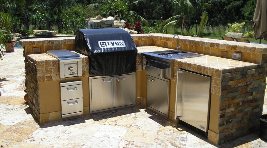OUTDOOR LIVING 09